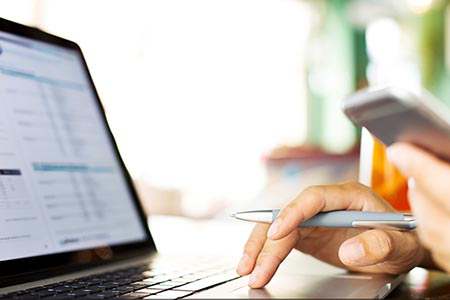 恒指有个月的吗